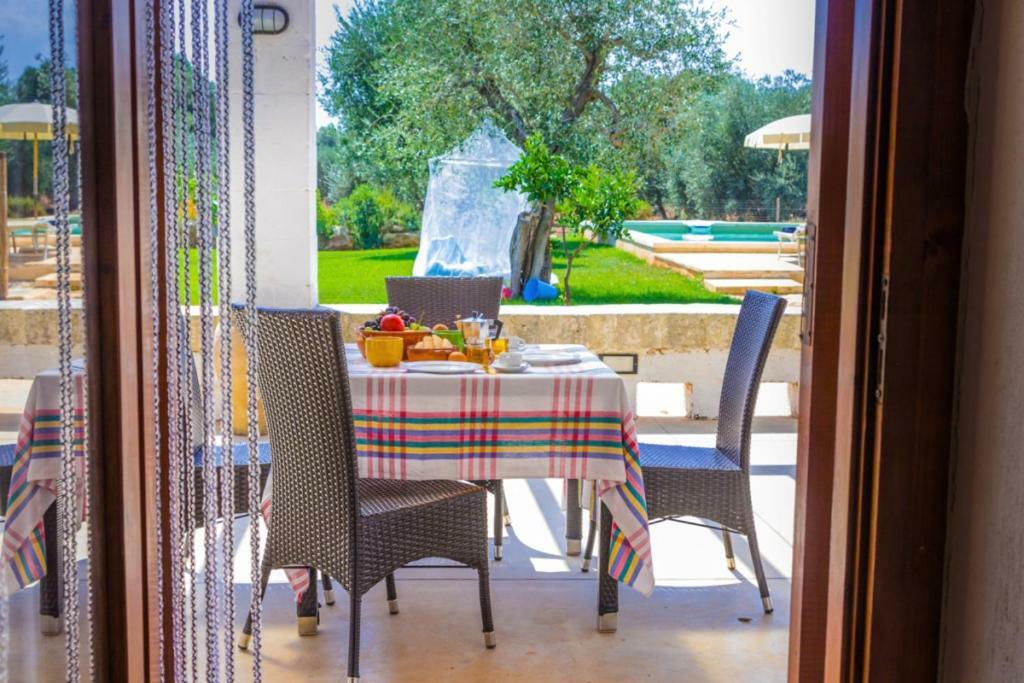 Villa Franchino Остуни Екстериор снимка